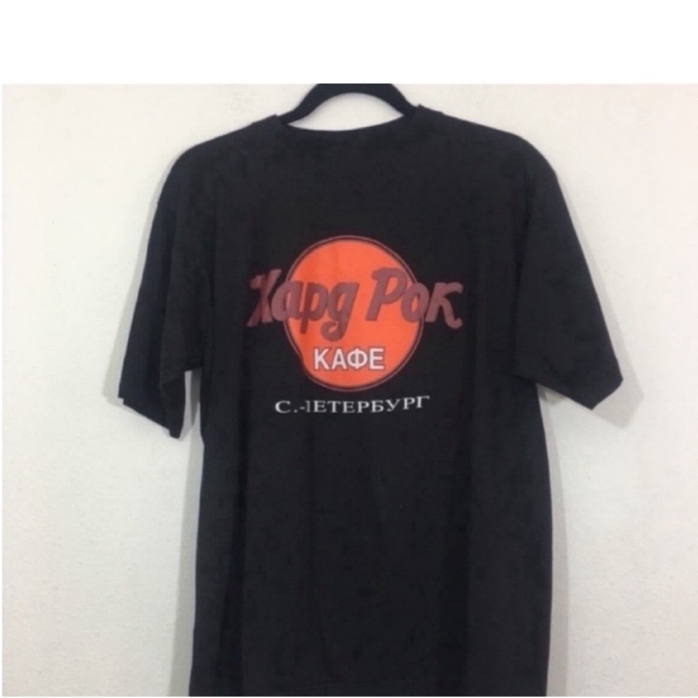 Vintage 1990’s Xapg Pom KAOe Mockba Hard Rock Cafe
T-Shirt 
100% cotton